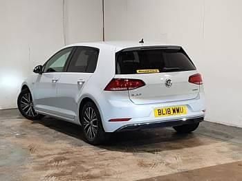 Used VW Golf VII SE 130 HP (95 kW) 2018 Silver Hatchback