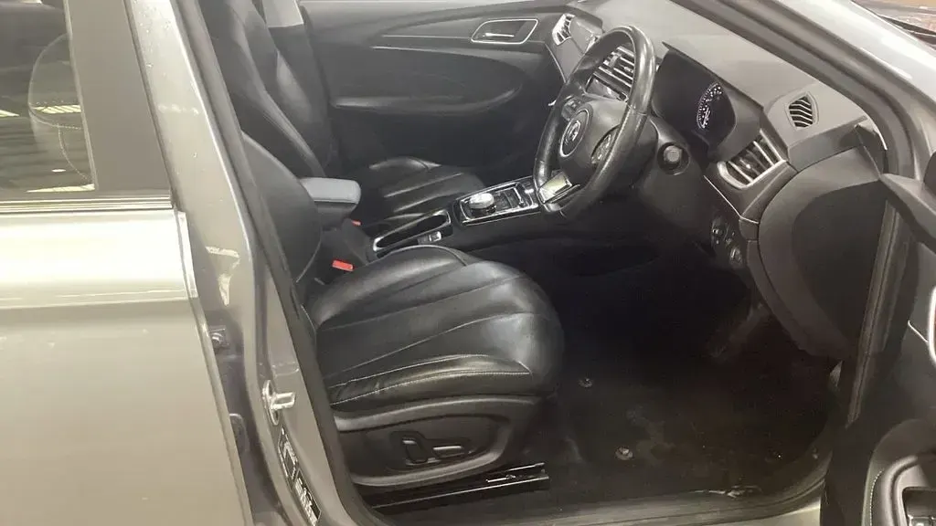 Used MG MG5 EV Exclusive 114 kW (156 HP) 2022 Silver Estate