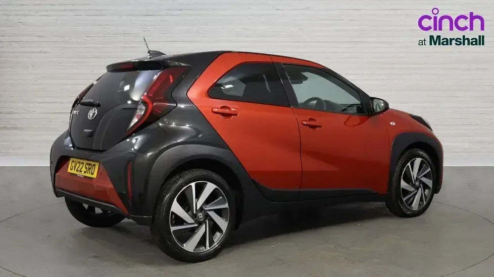 Used Toyota Aygo X 72 HP (52 kW) 2022 Red SUV