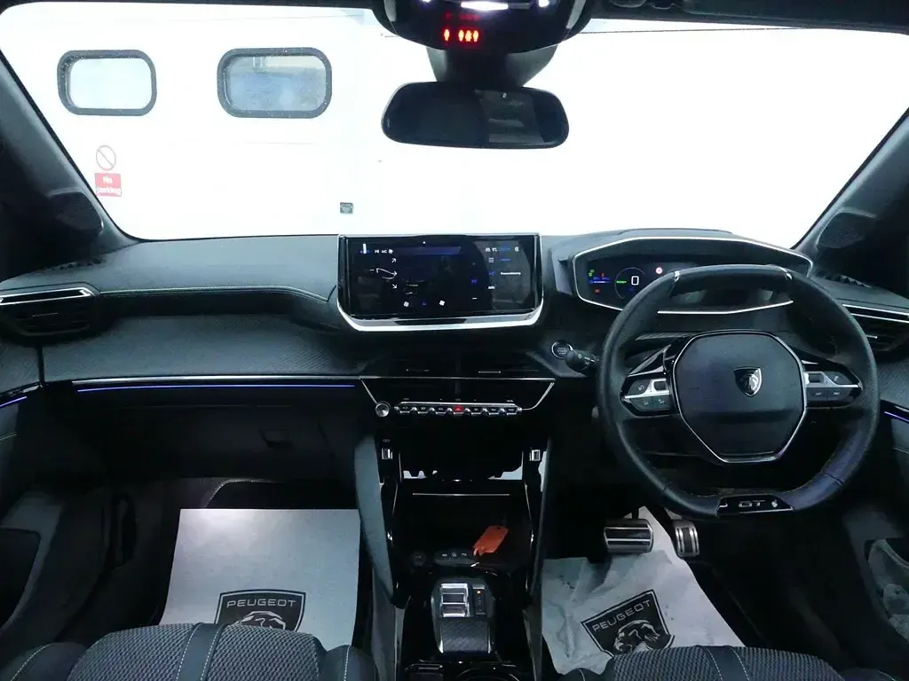 Second-hand Peugeot e-208 GT 114 kW (156 CP) 2025 Roșu Hatchback