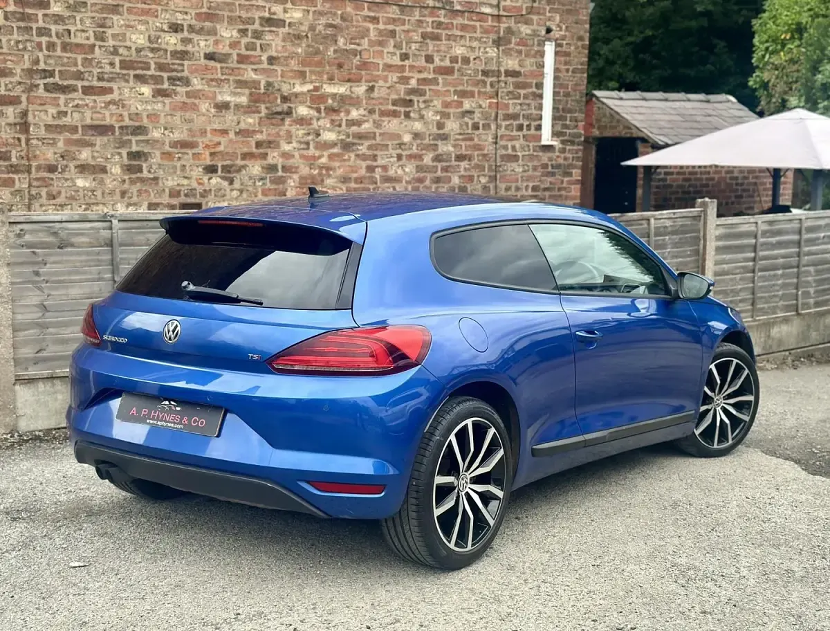 Used VW Scirocco GT 125 HP (91 kW) 2015 Blue Coupe