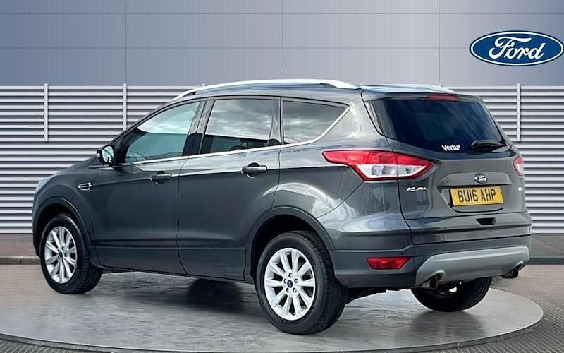 Used Ford Kuga Titanium 150 HP (110 kW) 2016 Grey SUV