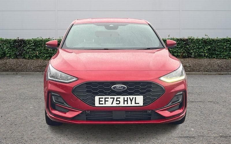 Used Ford Focus ST-Line X 155 HP (114 kW) 2024 Red Hatchback