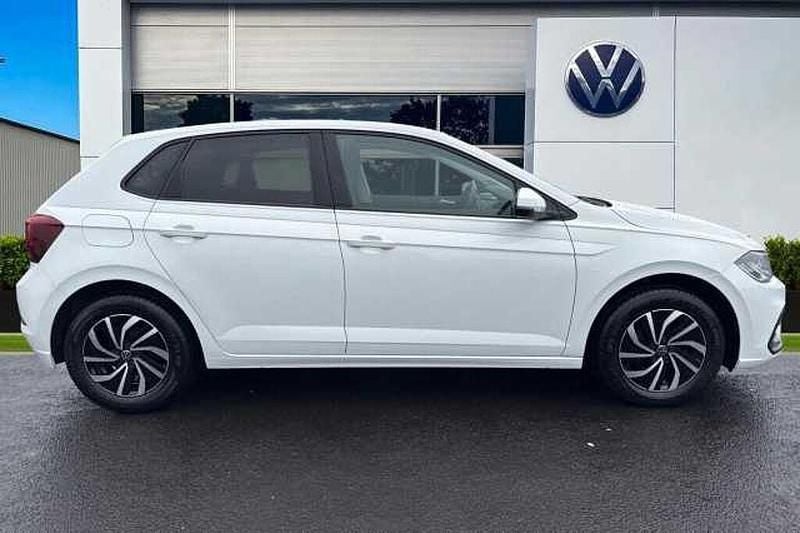 Used VW Polo Life 80 HP (58 kW) 2023 White Hatchback
