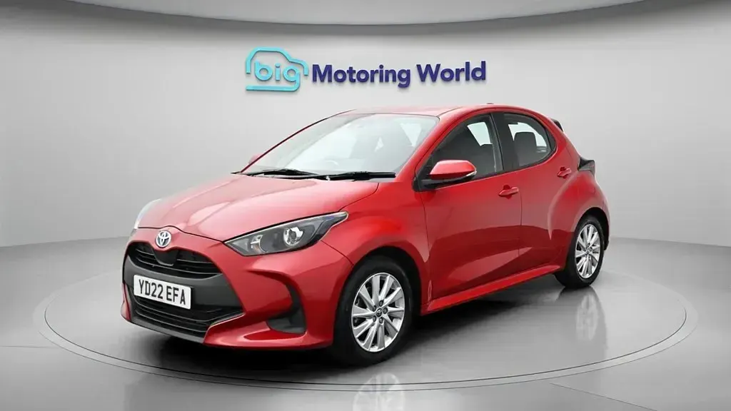 Second-hand Toyota Yaris Hybrid 116 CP (85 kW) 2022 Roșu Hatchback
