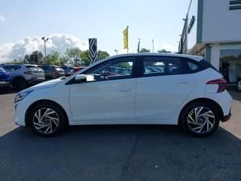New Hyundai i20 Advanced 100 HP (73 kW) 2025 White Hatchback