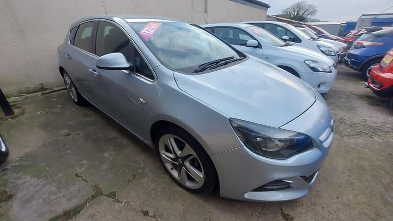 Used Vauxhall Astra Edition 140 HP (102 kW) 2016 Silver Hatchback