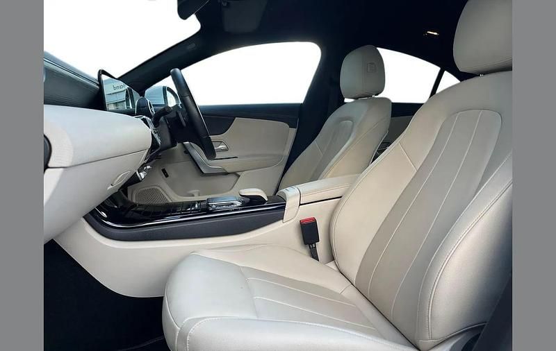 Used Mercedes CLA200 Executive 161 HP (118 kW) 2023 White Coupe