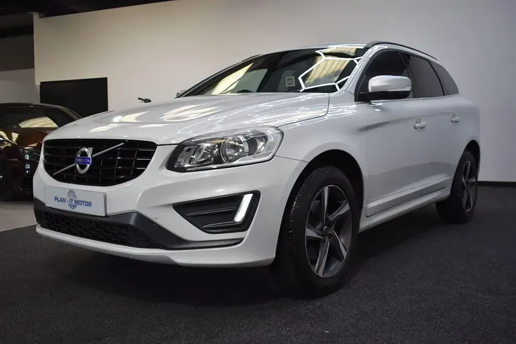 Used Volvo XC60 R-Design 190 HP (139 kW) 2016 White SUV
