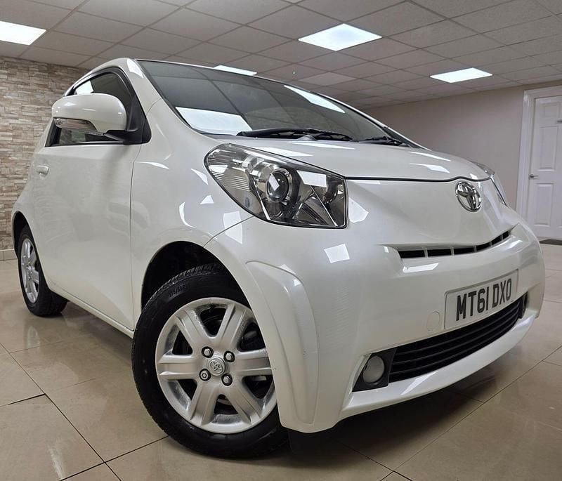 White Used 2011 Toyota iQ Hatchback | £4,495 (Fair price) - Image 1/4
