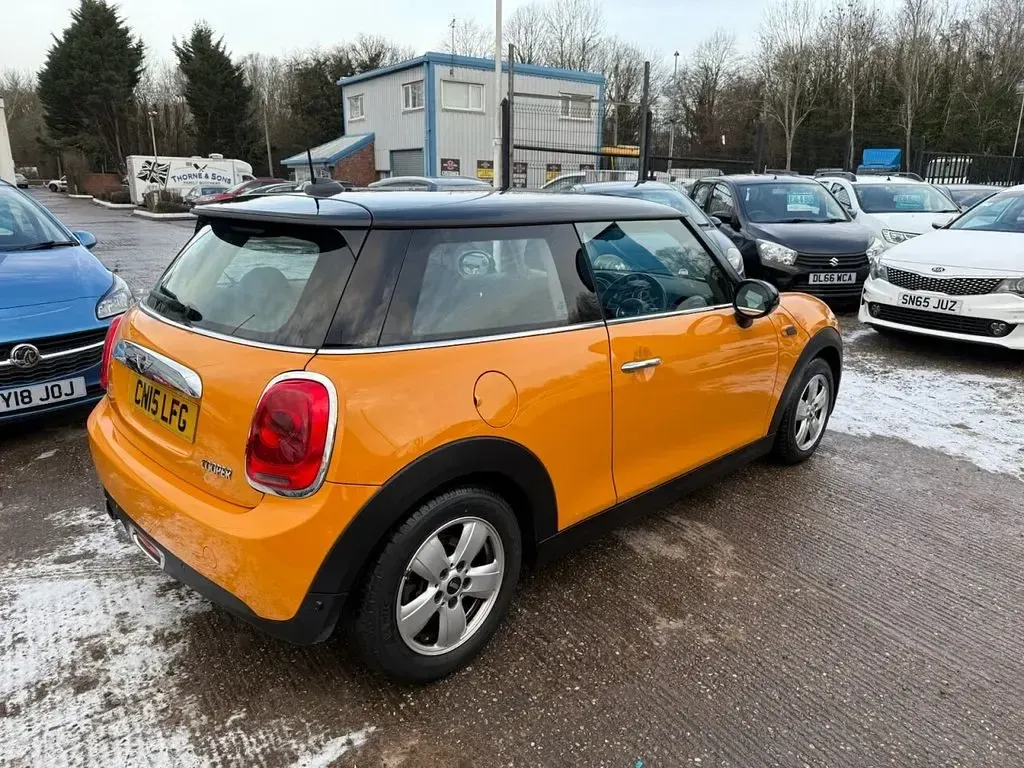 Used Mini Cooper Hatch 136 HP (100 kW) 2015 Orange Hatchback