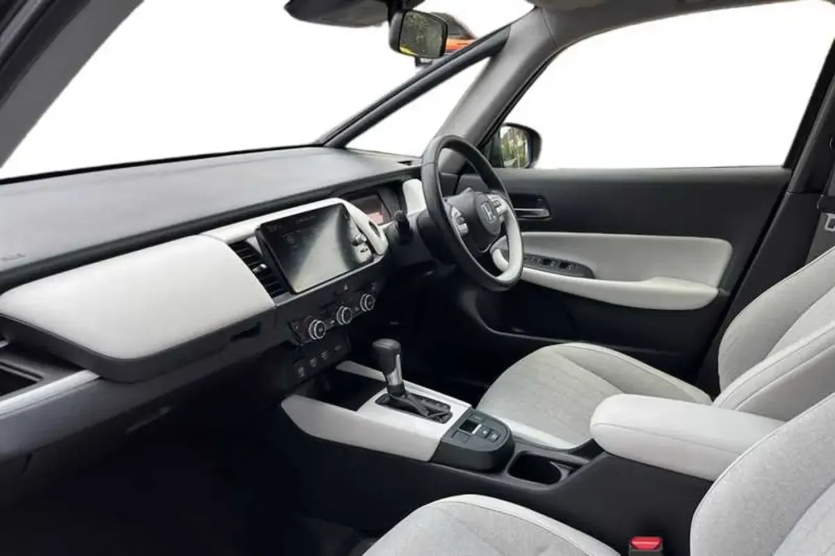 Used Honda Jazz Hybrid 109 HP (80 kW) 2020 Midnight blue beam Hatchback