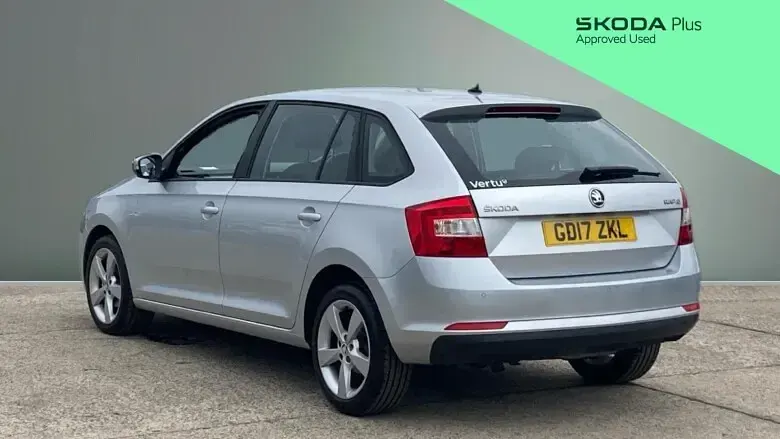 Usado Skoda Rapid SE 90 HP (66 kW) 2016 Prateado Citadino
