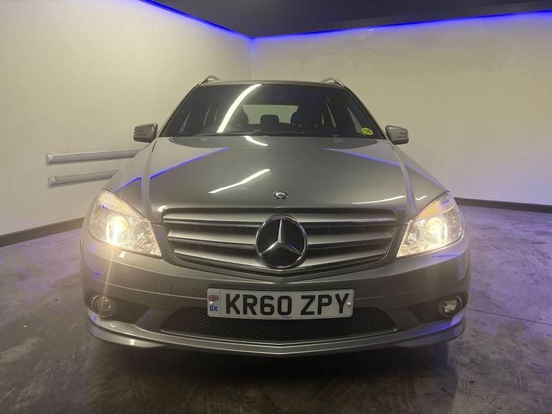 Usado Mercedes C220 170 CV (125 kW) 2011 Plateado Familiar