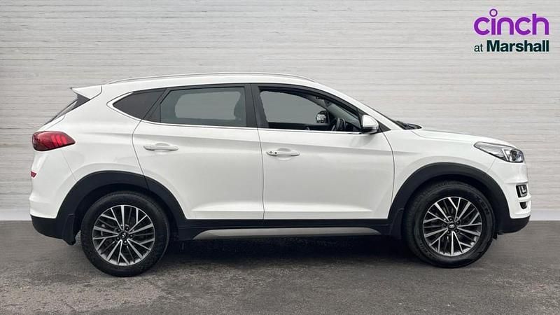 Used Hyundai Tucson Premium 132 HP (97 kW) 2019 White SUV