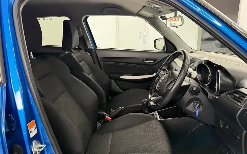 Used Suzuki Swift 90 HP (66 kW) 2019 Blue Hatchback