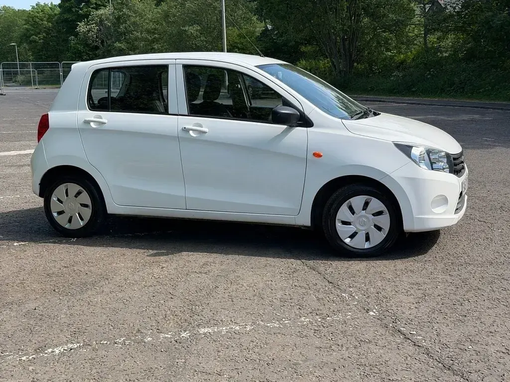 Used Suzuki Celerio 68 HP (50 kW) 2017 White Hatchback