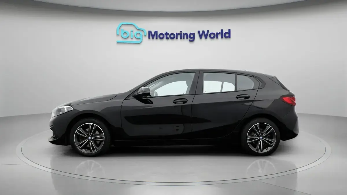 Used BMW 116 Sport Line 116 HP (85 kW) 2022 Black Hatchback