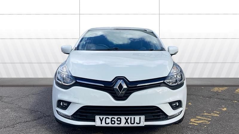 Used Renault Clio IV Iconic 90 HP (66 kW) 2019 White Hatchback