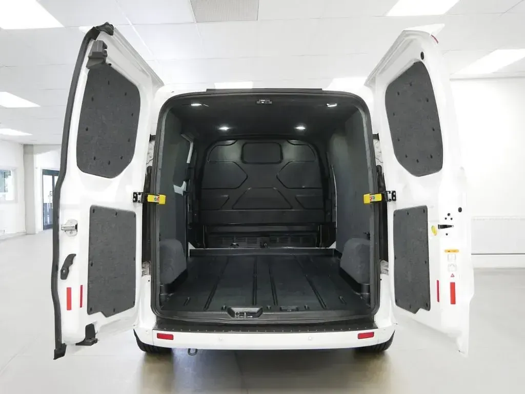 Used Ford Transit Custom Limited 130 HP (95 kW) 2017 White Van