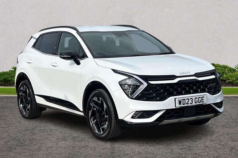 White Used 2023 Kia Sportage GT-Line SUV | £24,250 (Fair price) - Image 1/4