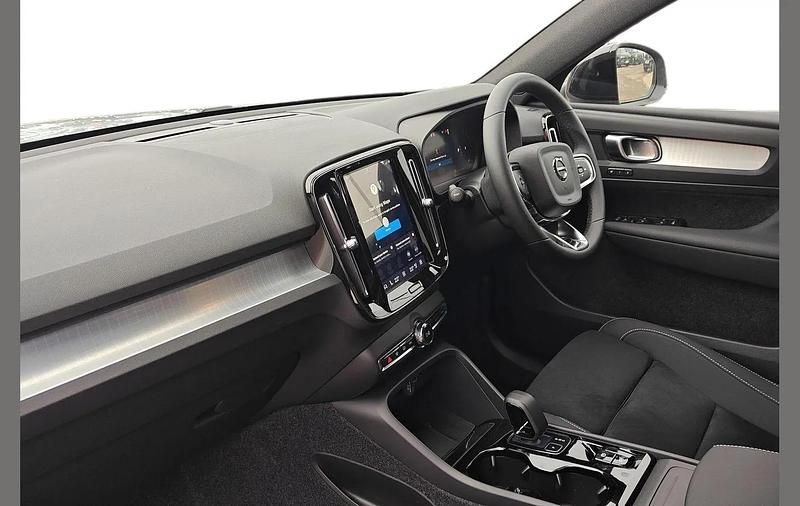 Used Volvo XC40 Plus 161 HP (118 kW) 2025 Grey SUV