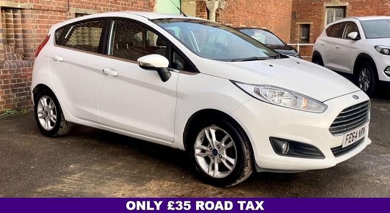 White Used 2014 Ford Fiesta Zetec Hatchback | £3,998 (Fair price) - Image 1/4