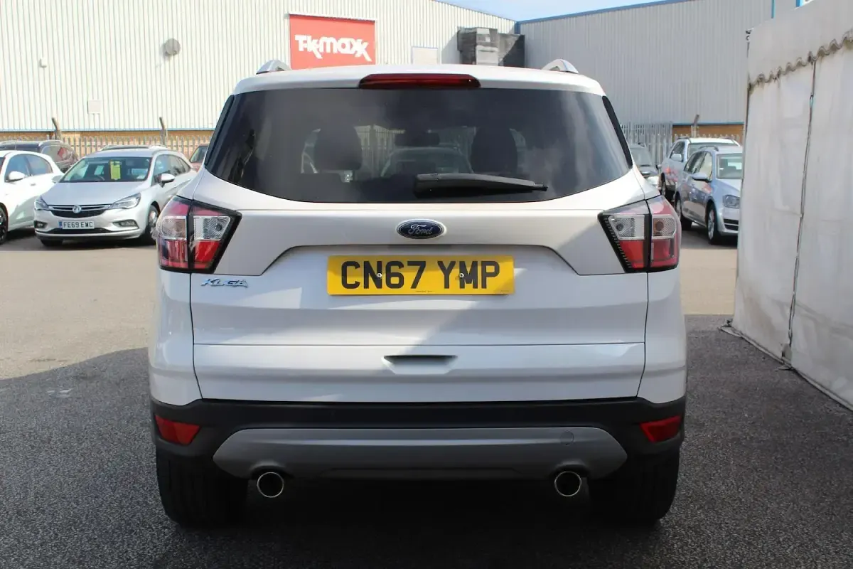 Used Ford Kuga Titanium 150 HP (110 kW) 2017 White SUV