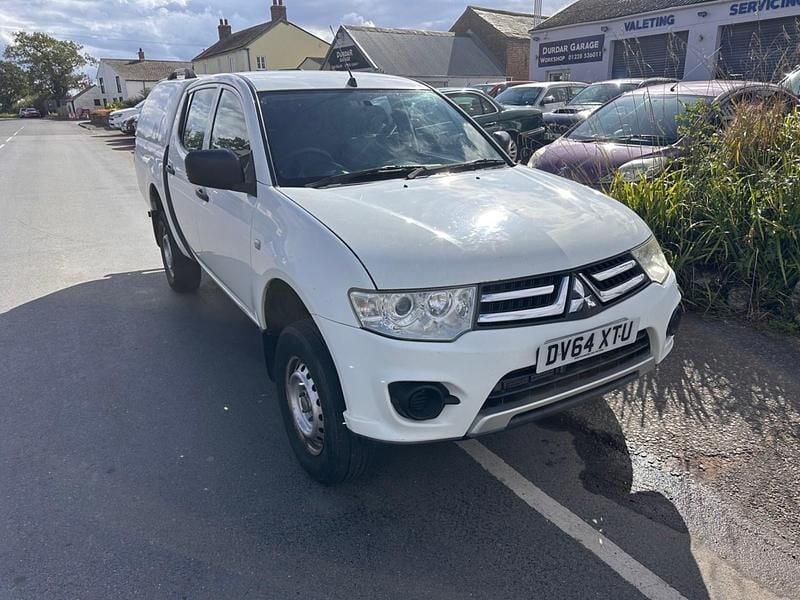 White Used 2014 Mitsubishi L200 Pickup | £7,495 (Fair price) - Image 1/4