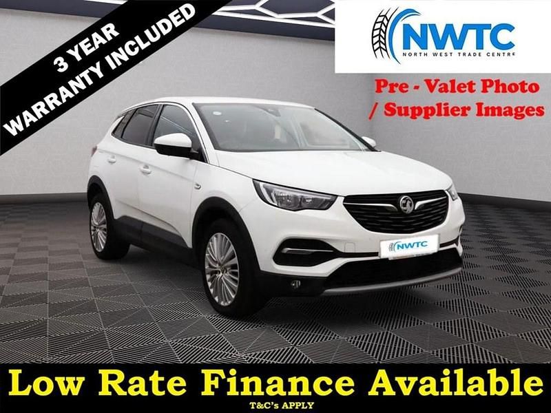 White Used 2018 Vauxhall Grandland X Sport SUV | £8,395 (A bit pricey) - Image 1/3