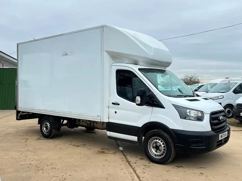Käytetty Ford Transit S 130 HP (95 kW) 2021 Valkoinen Avoauto
