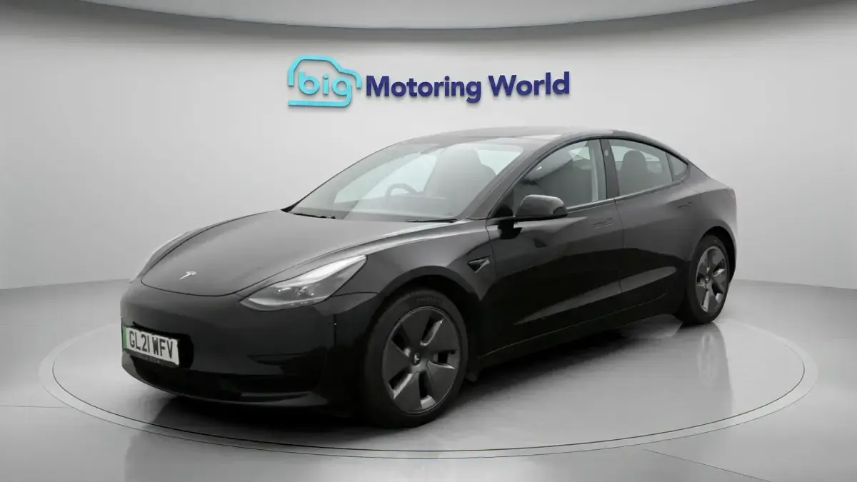 Used Tesla Model 3 Standard Range Plus 222 kW (302 HP) 2021 Sedan
