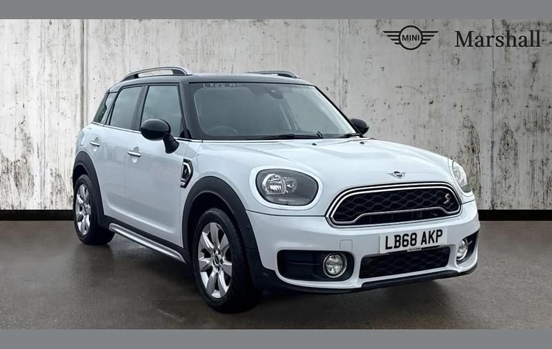 Light white Used 2019 Mini Cooper S Countryman Comfort SUV | £15,472 (Fair price) - Image 1/4