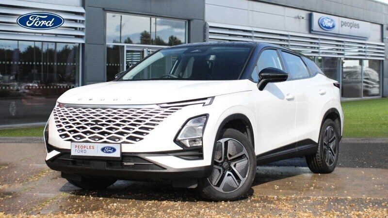 White/black Used 2024 Omoda 5 SUV | £22,500 (Fair price) - Image 1/4