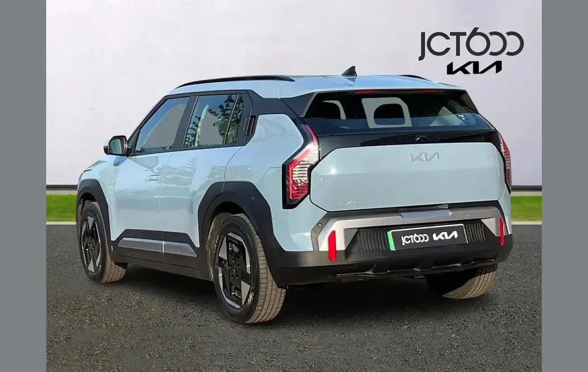Begagnad Kia EV3 Air 147 kW (201 HK) 2025 Blå SUV