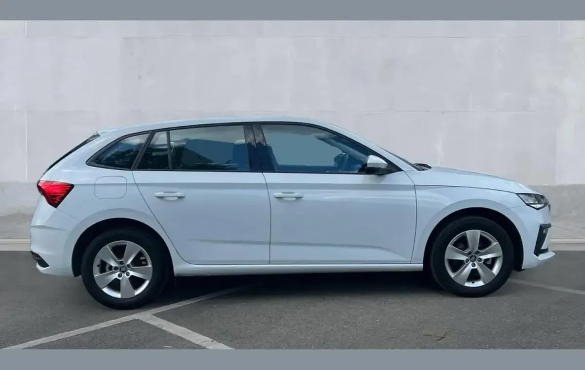 Used Skoda Scala SE 116 HP (85 kW) 2025 White Hatchback