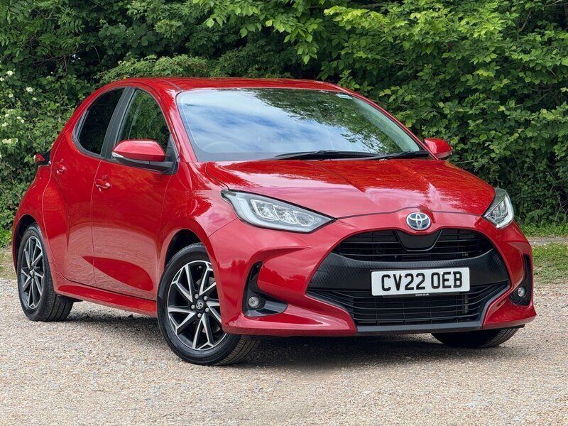Red Used 2022 Toyota Yaris Hybrid Design Hatchback | £15,995 (Good price) - Image 1/4