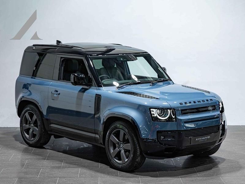 Blue Used 2025 Land Rover Defender HSE Dynamic Estate | £65,995 (Super price) - Image 1/4