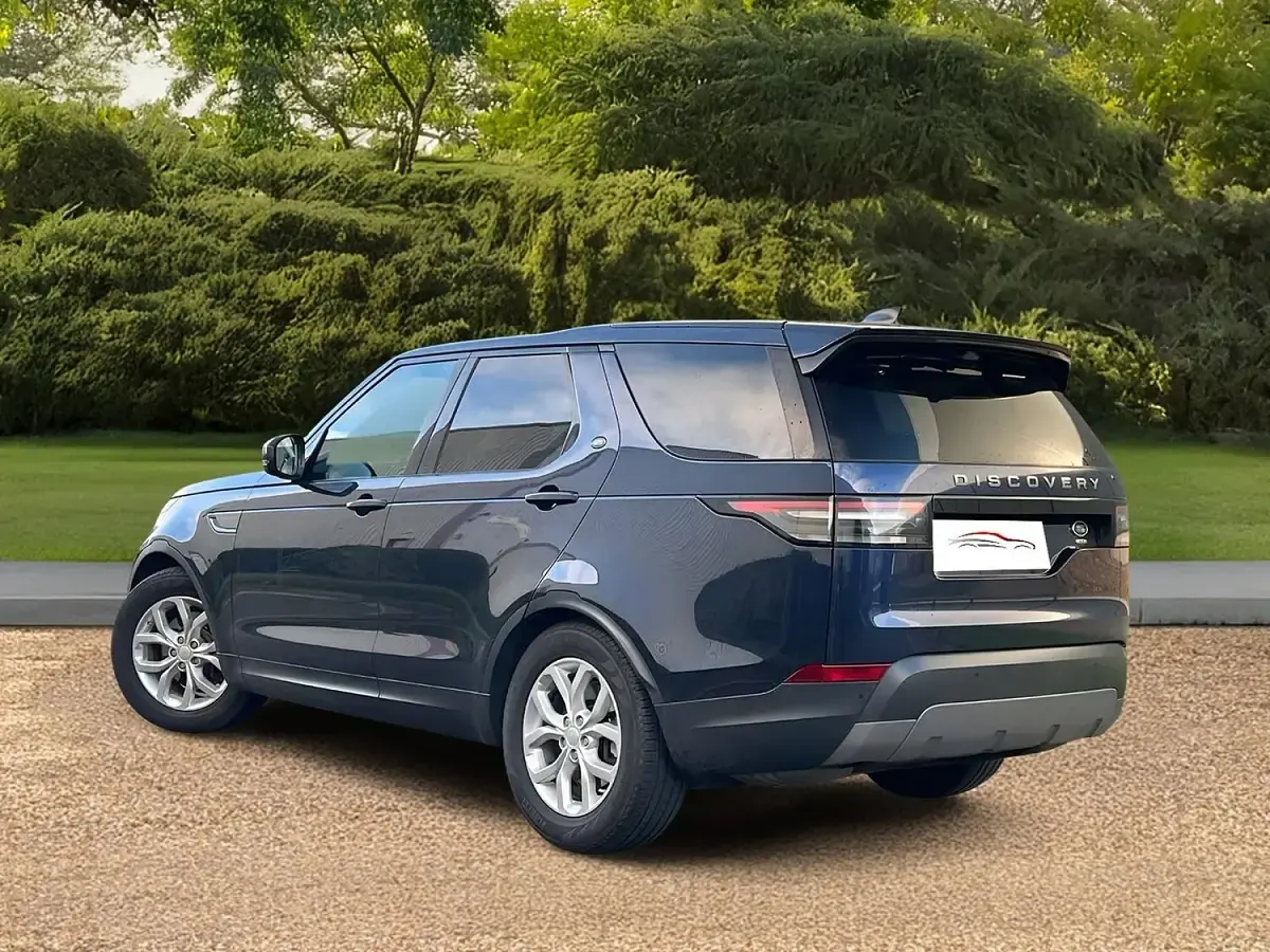 Used Land Rover Discovery 5 SE 2017 Blue SUV