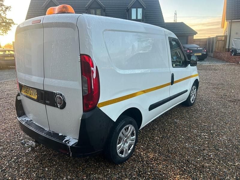 Used Fiat Doblò 95 HP (69 kW) 2018 White MPV