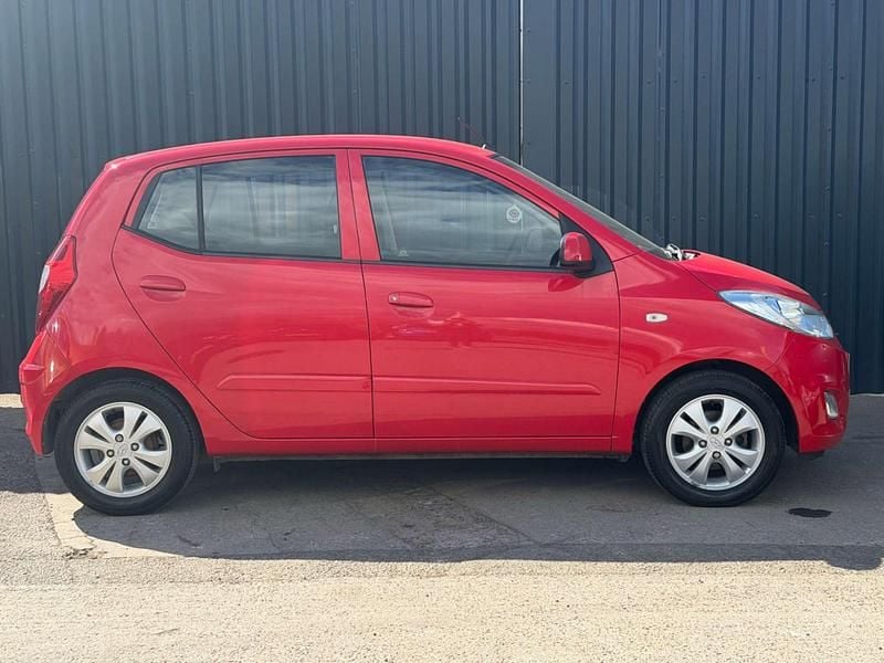 Used Hyundai i10 Active 85 HP (62 kW) 2011 Red Hatchback