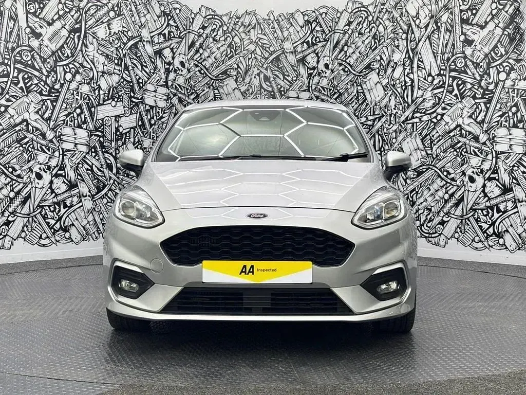 Usado Ford Fiesta ST-Line X 125 HP (91 kW) 2021 Prateado Citadino