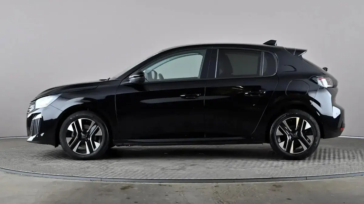 Used Peugeot 208 Allure 101 HP (74 kW) 2025 Black Hatchback