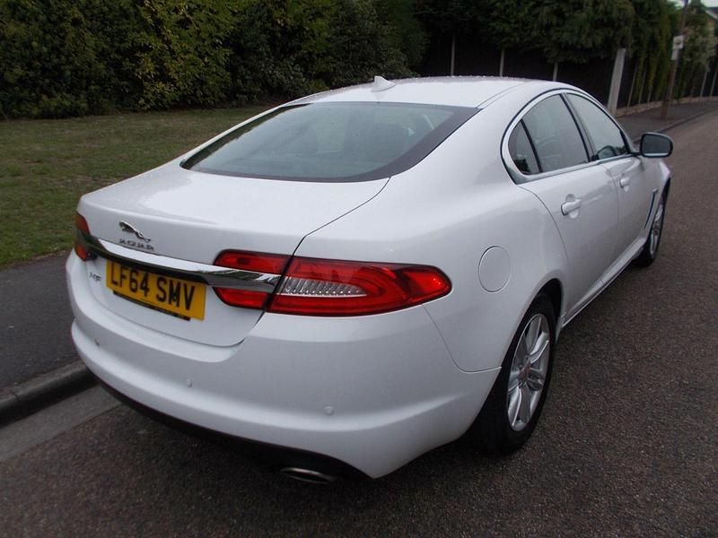 Used Jaguar XF Luxury 163 HP (119 kW) 2014 White Sedan