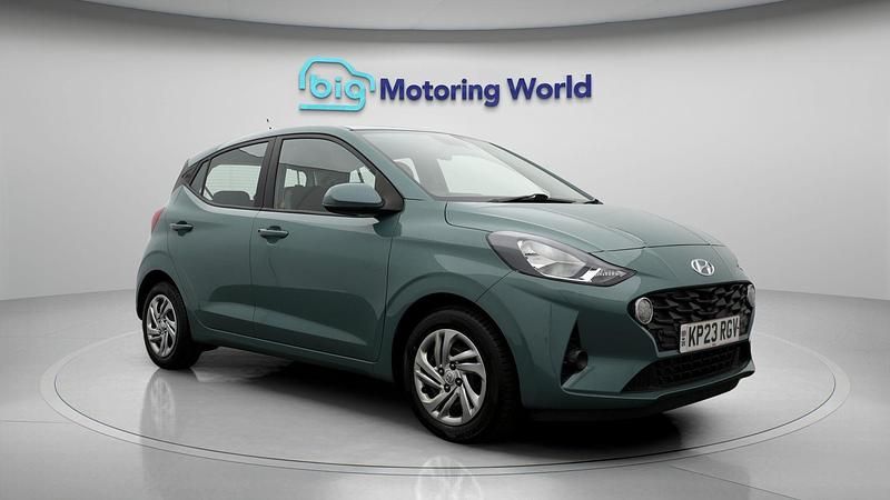 Used Hyundai i10 SE 67 HP (49 kW) 2022 Green Hatchback