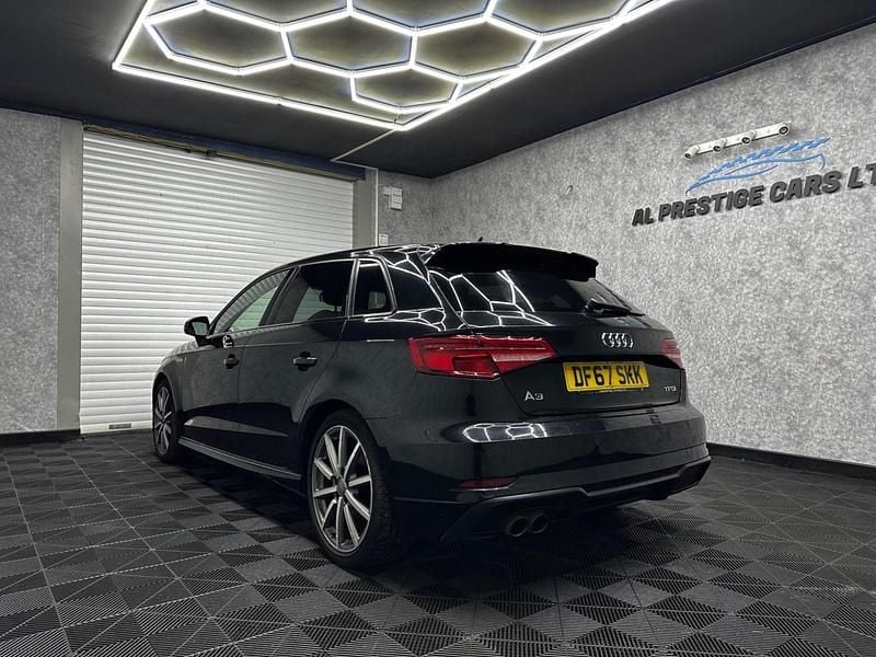 Usado Audi A3 Sportback Black Edition 150 HP (110 kW) 2018 Preto Citadino