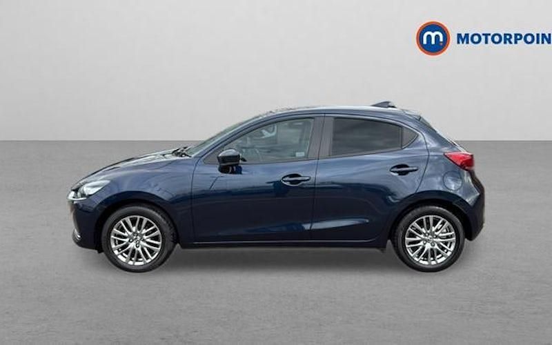 Usado Mazda 2 Inclusive 116 HP (85 kW) 2022 Azul Citadino