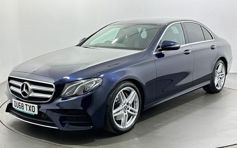 Gebraucht Mercedes E220 AMG line 194 PS (142 kW) 2018 Blau Limousine