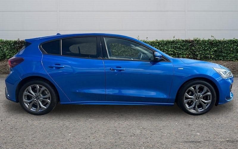Used Ford Focus ST-Line 125 HP (91 kW) 2023 Blue Hatchback