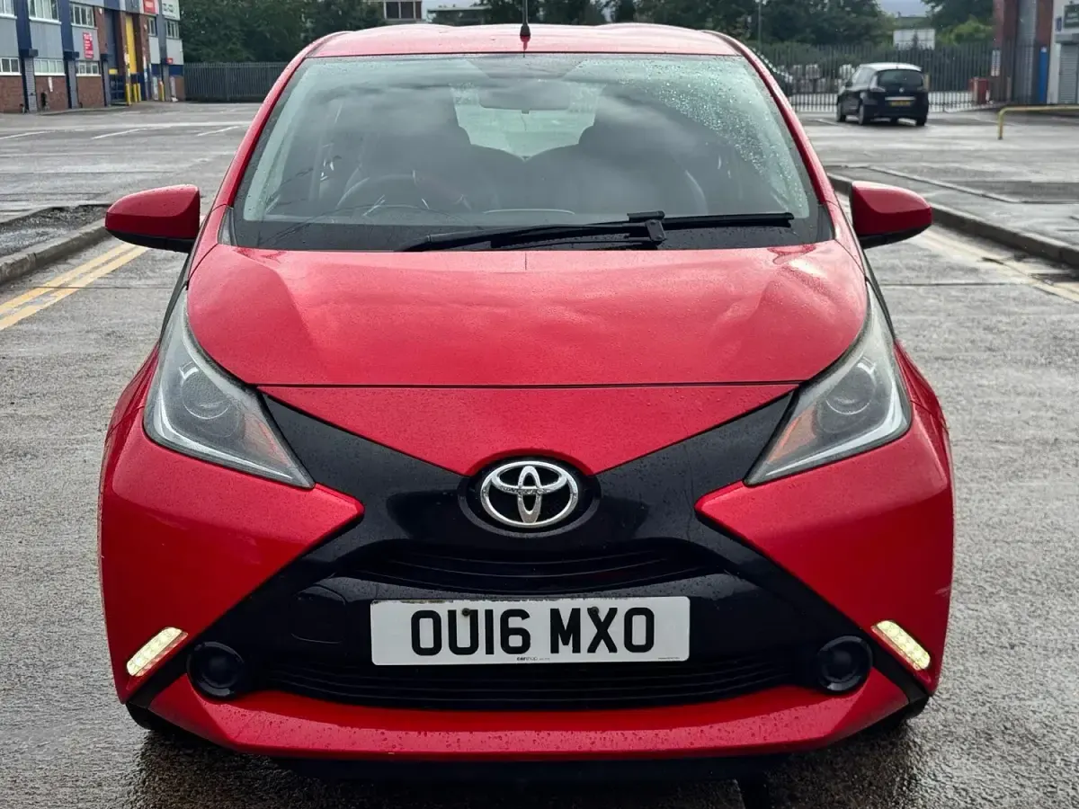 Used Toyota Aygo X-play 69 HP (50 kW) 2016 Red Hatchback